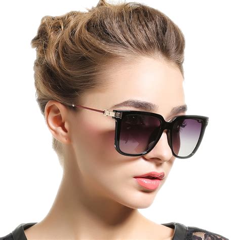 Fashionable Women Wearing Sunglasses Png Png Mart
