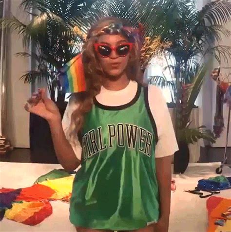 Beyonce Flashing  Find And Share On Giphy