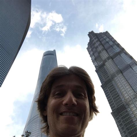 Selfie Three Tallest Buildings In Shanghai Had Drinks At The Top Of