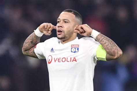Born 13 february 1994), also known simply as memphis, is a dutch professional footballer who plays as a forward for ligue 1 club lyon and the. Memphis Depay en zijn leven buiten het voetbal: 'Ik volg ...