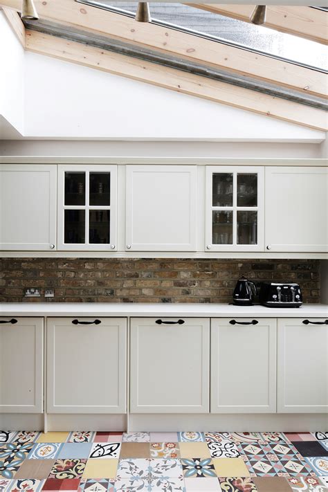 Splashbacks.co.uk offer a huge range of kitchen glass splashbacks, designer splashbacks, printed splashbacks and custom made printed glass splashbacks for every location. kitchen-encaustic-cement-tiles-patchwork-brick-splashback ...