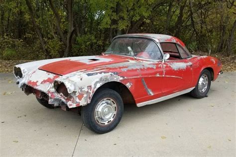 1962 Chevrolet Corvette 1 Barn Finds