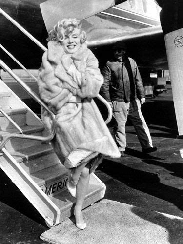 pin by george vreeland hill on black and white marilyn marilyn monroe vintage fur