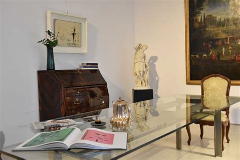 Ecco perché poter contare su un consulente immobiliare di fiducia come si fa a stimare il valore di un immobile? Come si scelgono arredo e opere d'arte di una casa ...