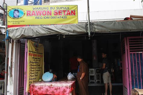 18 tempat makan rawon legendaris di surabaya. Rawon Setan Bu Sup, Kuliner Surabaya Penggugah Selera