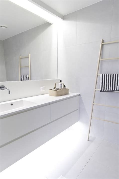 45 Stylish And Laconic Minimalist Bathroom Décor Ideas Digsdigs