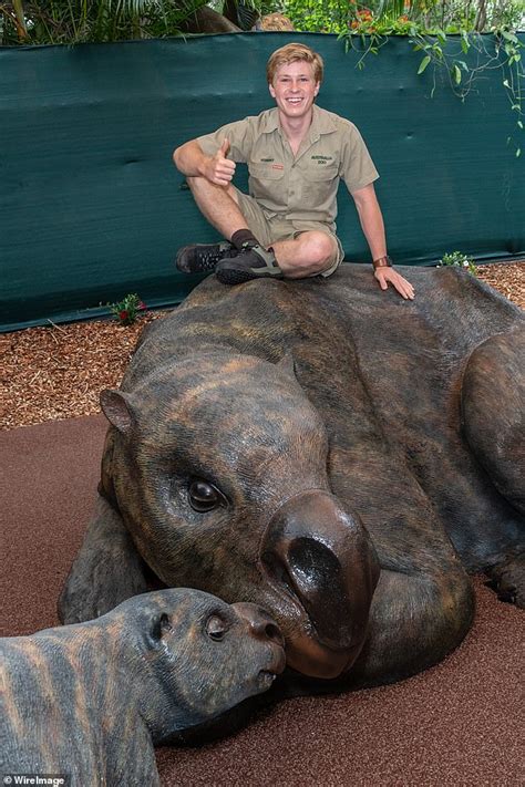 Steve irwin died at the age of 44 on 4 september 2006. Robert Irwin is a spitting image of his father Steve, who died on his 17th birthday. - Eminetra ...