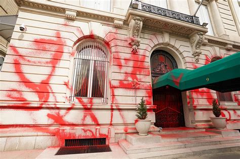 Nyc Russian Consulate Vandalized With Red Paint