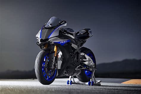 Yamaha Yzf R1m And Yzf R1 Get Performance Upgrades For 2018 Autoevolution