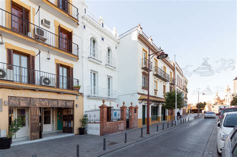 ¡un piso increíble está esperándote! Apartamentos turísticos en calle Betis - UNIA ARQUITECTOS