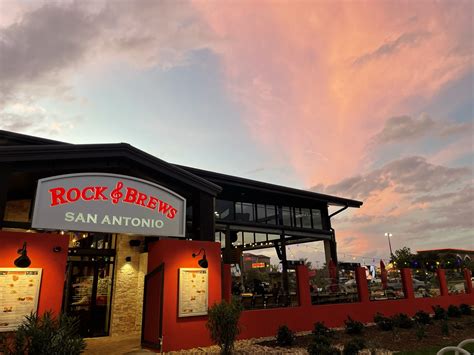 San Antonio - American Food & Live Music Restaurant | Rock & Brews