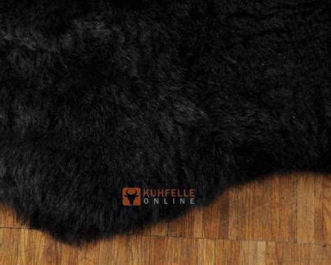 Preis gültig für weiße dekofelle. LAMMFELL TEPPICH 170 X 210 CM SCHWARZ GEFÄRBT | KUHFELL ...