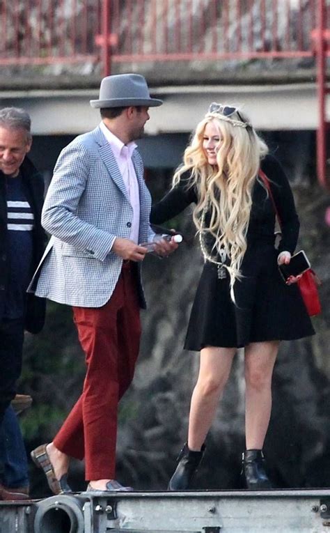 Avril Lavigne And Billionaire Beau Phillip Sarofim Show Pda In Italy E Online Avril Lavigne