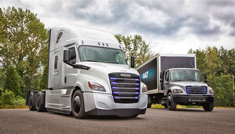 The Future Of Daimler Trucking Is Electrified And Autonomous Engadget