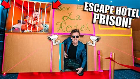 Escape The 2 Story Box Fort Hotel Prison 24 Hour Challenge Youtube