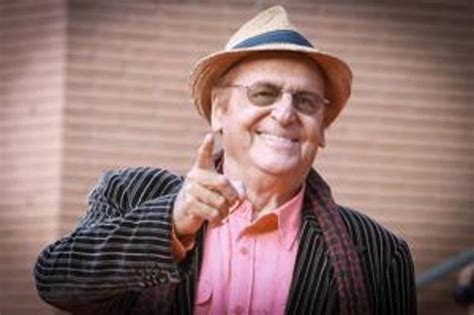Renzo arbore download free and listen online. Renzo Arbore rinvia il concerto previsto al teatro Rendano ...