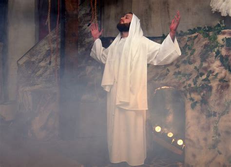 Passion Of Christ Told Through Dramatic Re Enactments