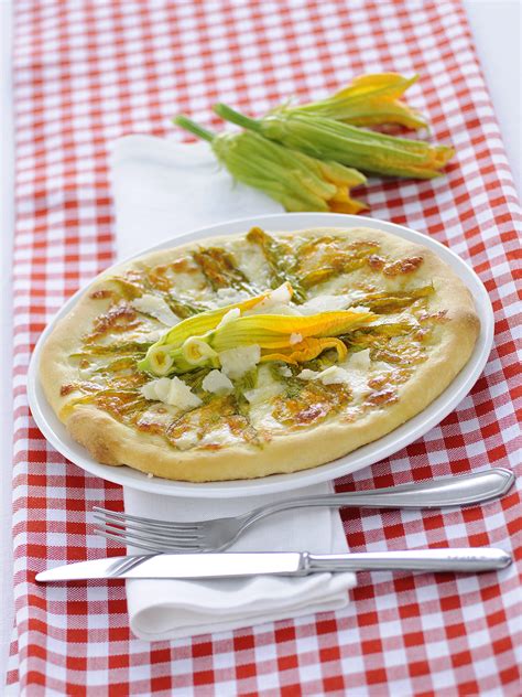 La raccolta delle ricette più sfiziose, semplici e veloci da preparare. Fiori di zucca: 10 ricette sfiziose | Sale&Pepe