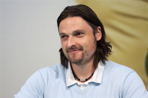 From there, he came to the english club afc wimbledon in 1994. Fortuna Düsseldorf 1895: Lutz Pfannenstiel wird neuer ...
