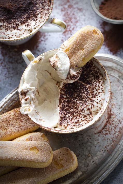 This recipe for lemon s'mores meringue pie comes from dan doherty of duck and waffle and makes for a stunning dinner party dessert. Quick and easy dinner party desserts | Fruit dessert ...