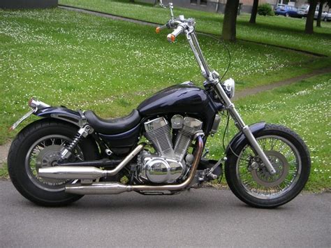 You will have to remove the seat to get the side panel off. Resultado de imagem para suzuki intruder 1400 | Intruder 1400
