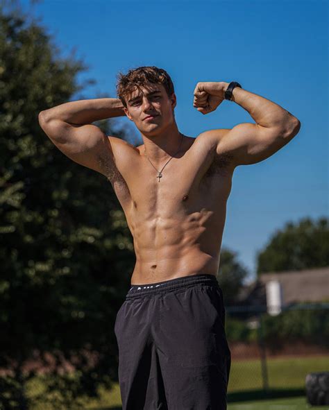 Fit Hot Young Guy Jake Somers Shirtless Body Biceps Flex Teen Hunk