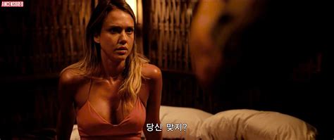 Jessica Alba Nue Dans Mechanic Resurrection