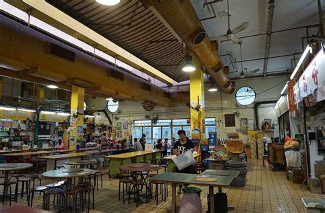 You may think that it's a bit crazy.no way.it's not crazy at all. 10 Best Food Markets In Hong Kong | Trip101