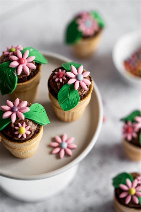 Flower Pot Cupcakes Recipe How To Make Flower Pot Cupcakes Baking Mad