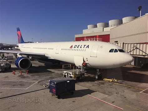 Delta Air Lines A330 300 Business Class Delta One Atlanta To Seattle