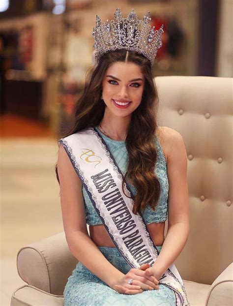 Missnews Miss Universo Nadia Ferreira Compartió Fotos Y Autógrafos Con Sus Seguidores