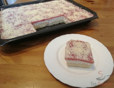 Aus 200 g zucker, einem ½ liter kirschsaft und einem päckchen sahnepudding. Schneewittchen - Erfrischender Erdbeer-Quark-Kuchen ohne ...
