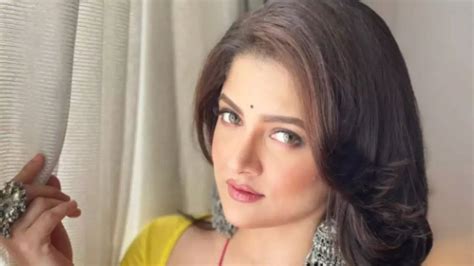 Bengali Actress Srabanti Chatterjee S Dance Video From Mumbai Party Goes Viral Watch Hindi