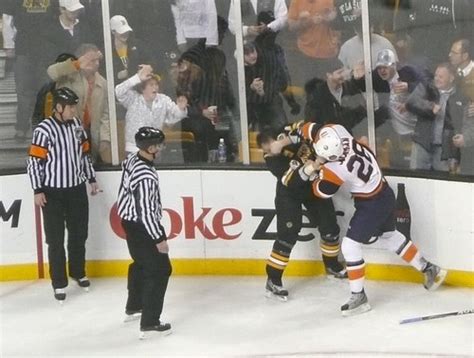 Hockey Fight Boston Bruins Vs New York Islanders Friday Flickr