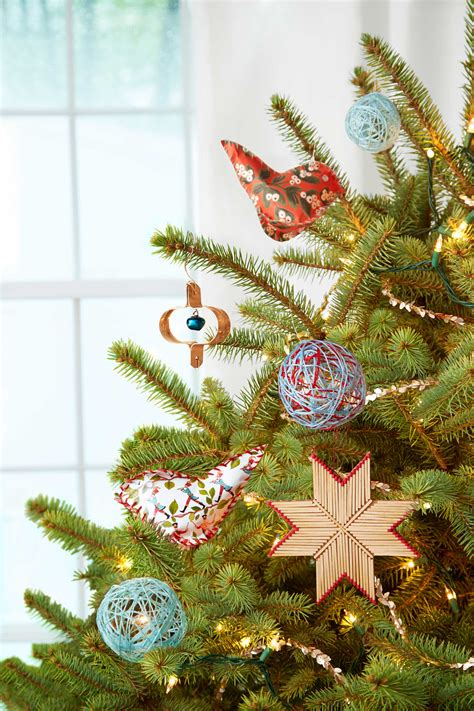 25 Homemade Diy Christmas Ornament Craft Ideas How To Make Holiday Ornaments