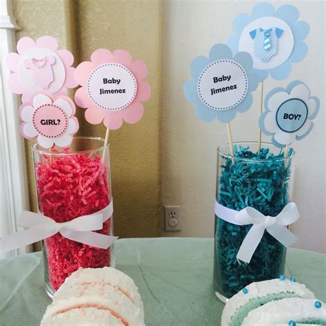 With gender reveal parties becoming more commonplace, you'll probably attend quite a few. DIY centerpieces for gender reveal party | Gender reveal decorations, Gender reveal box, Gender ...
