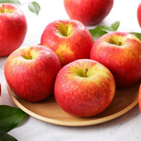 我爸爸的蘋果 (wǒ bàba de píngguǒ) = яблоко моего отца 我们的公司。 ребёнок. 紐西蘭Envy愛妃蘋果(大果)/6入 | HUG網路超市