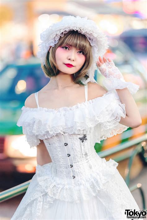 White Lolita Fashion In Harajuku W Mr Corset Nah Triple Fortune