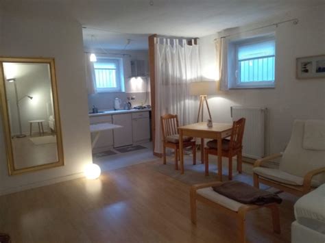 Stock eines neubauobjekts, direkt an der wasserkante mit tollen ausblick auf den yachthafen. 1 Zimmer Souterrain-Wohnung möbliert, im Grünen nahe ...