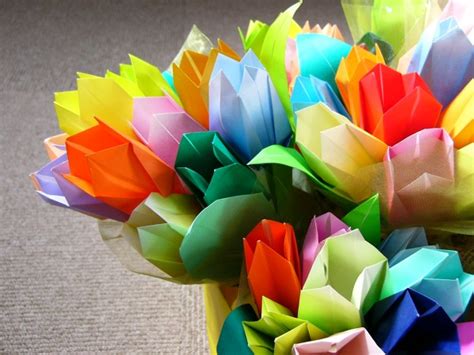 折り紙のコスモスの花の折り方、作り方を紹介します。 秋の花の折り紙 コスモス（秋桜）の花を作ってみてく 折り紙 あさがおの花の蕾（立体） 折り方（niceno1）origami flower morning glory bud tutorial. チューリップ 花束 折り紙