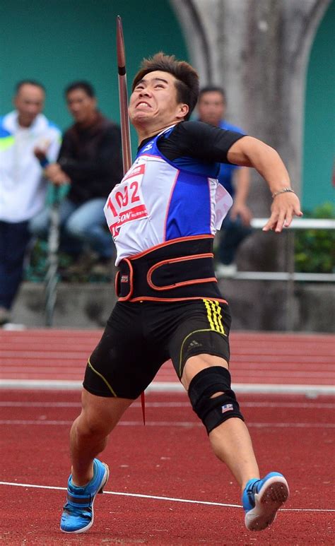 Jun 21, 2021 · 我國世大運男子標槍銅牌選手黃士峰今日在田徑協會於國訓中心田徑場舉辦的東京奧運測驗賽，第二擲以85.03公尺達到東京奧運參賽標準(85公尺. 全大運》標槍戰士黃士峰 破大會奪五連霸 - 自由體育