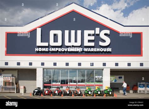 Lowes Home Improvement Warehouse Store Usa Stock Photo Alamy