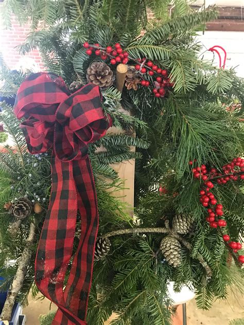 A dining table, 3 lounge chairs, 2 large umbrellas, 2 sitting chairs and 2 small tables, a cooler with 6 bottle of water and ice and a welcome gift for the kids. Pin by pat towle on Framingham Garden Club | Christmas ...