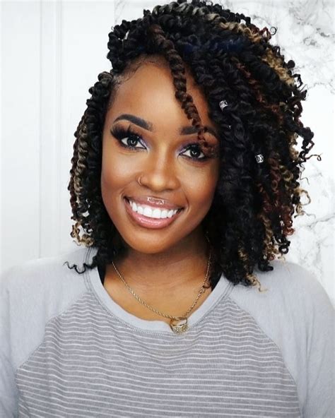 Toyotress Tiana Passion Twist Hair 10 Inch 8 Packs Pre Twisted