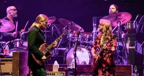 Neal Casal Joins Tedeschi Trucks Band On This Date In 2015 Welcome To Red Rocks Tickets