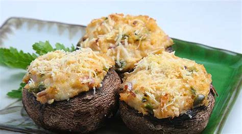 Breadcrumbs, clams and three types of cheese are baked into white mushroom caps in this clone of a top pick from olive garden's appetizer menu. Copycat Olive Garden Stuffed Mushrooms Recipe - Flavorite
