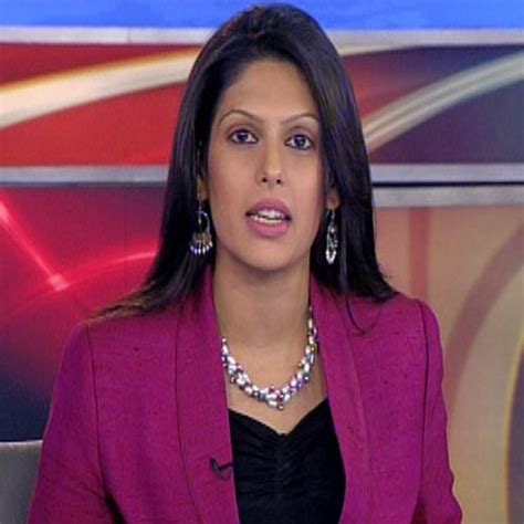 15 Most Hottest Female News Anchors In India Slide 14