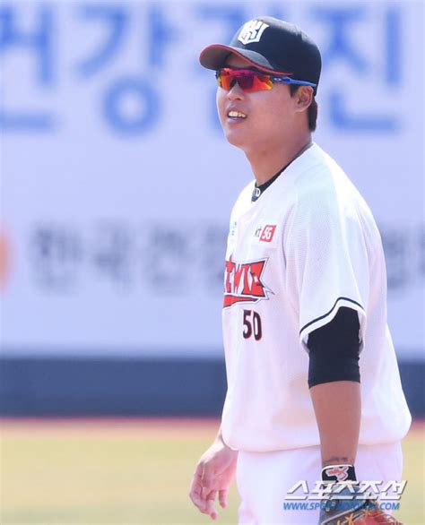 Maybe you would like to learn more about one of these? SC영상 '야구천재' 강백호, '1루수 출전 익숙해지고 있어요'