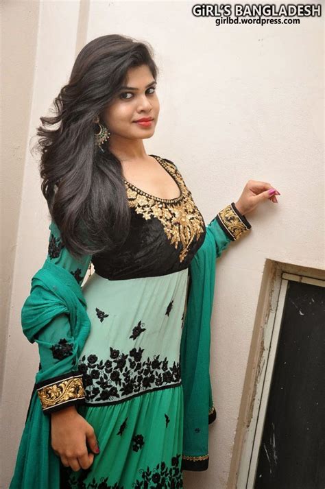 Bangladeshi Sexy And Cute Boobsy Eid Fashion Real Life Girl ‘nusrat Sabin