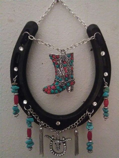 Pin By June James On Horses And Horse Quotes Horse Shoe Art Beaded